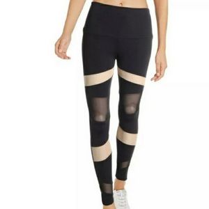 ONZIE high waist mesh leggings size M/L